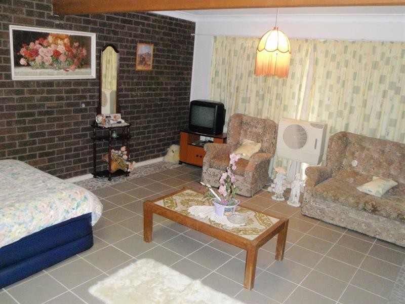 6 Kamilaroi Crescent, Manilla NSW 2346