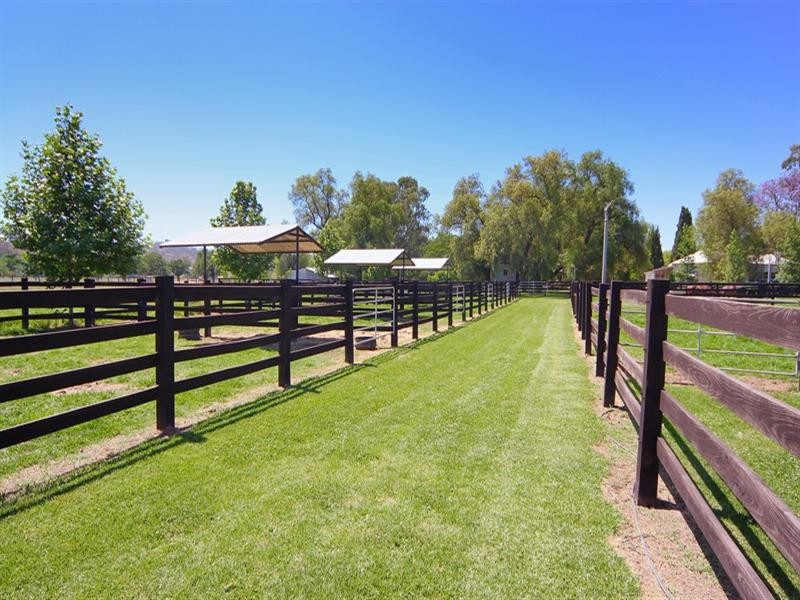 122 142 King George Avenue, Tamworth NSW 2340