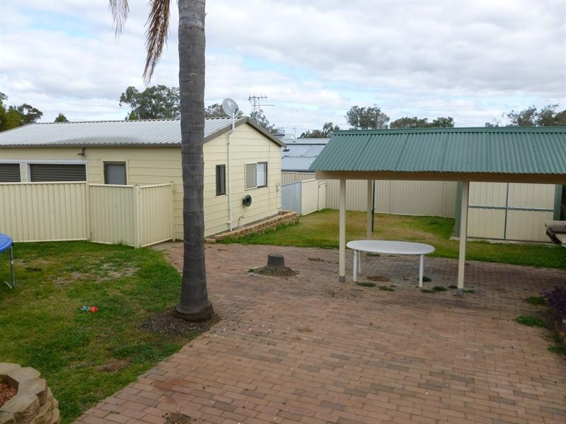 13 Parry Street, Tamworth NSW 2340