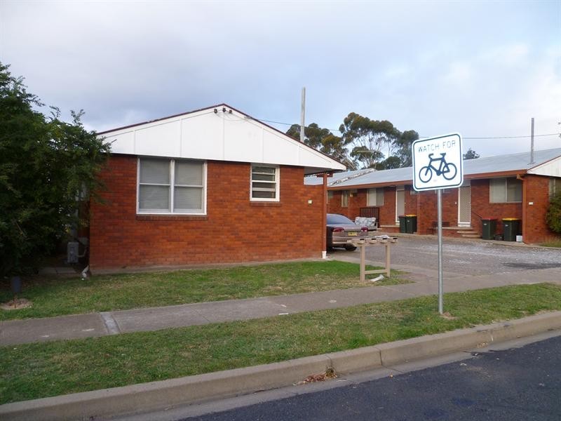 2/96 Belmore Street, Tamworth NSW 2340