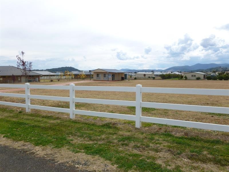 4 Sequoia Drive, Tamworth NSW 2340