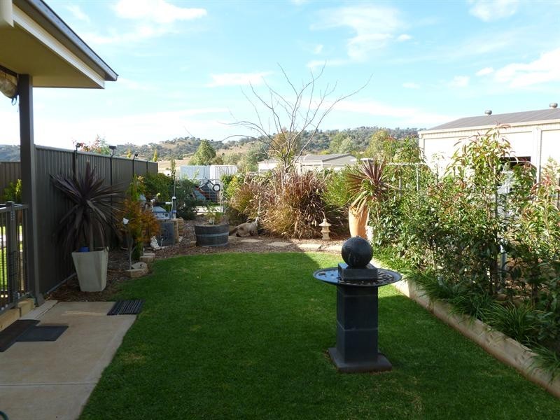 10 Whiporie Close, Tamworth NSW 2340