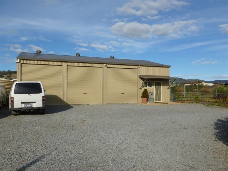 10 Whiporie Close, Tamworth NSW 2340