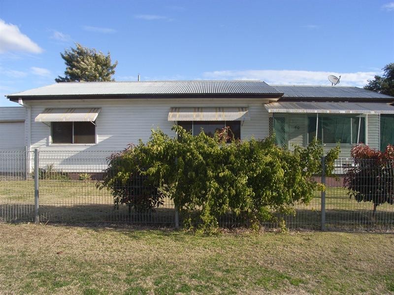 40 Oak Street, Tamworth NSW 2340