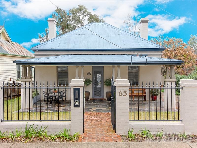 65 Upper Street, Tamworth NSW 2340