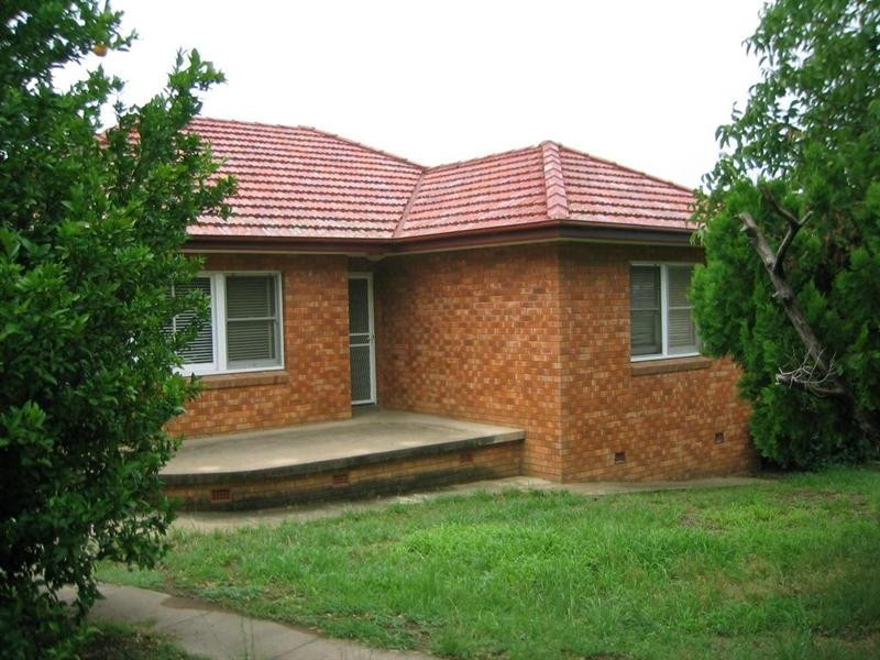 81 Mathews Street, Tamworth NSW 2340
