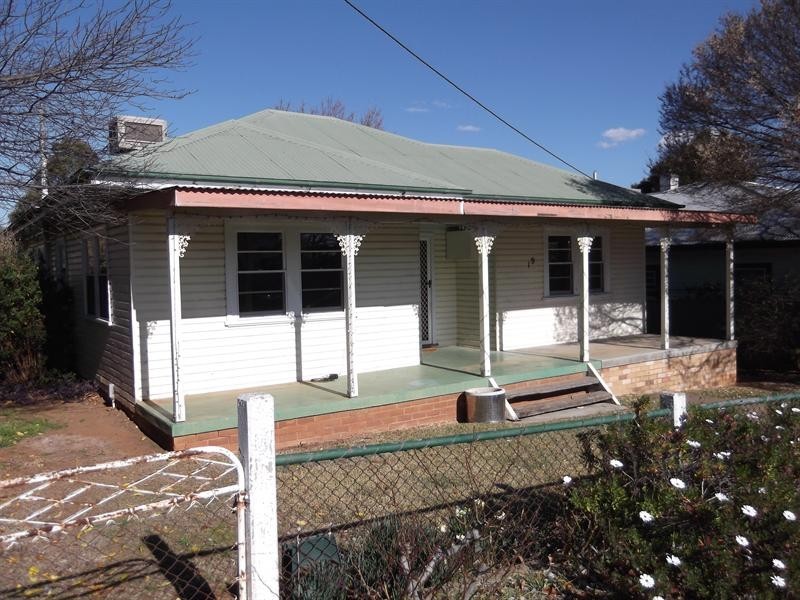 19 Russell Street, Tamworth NSW 2340