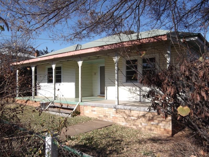 19 Russell Street, Tamworth NSW 2340