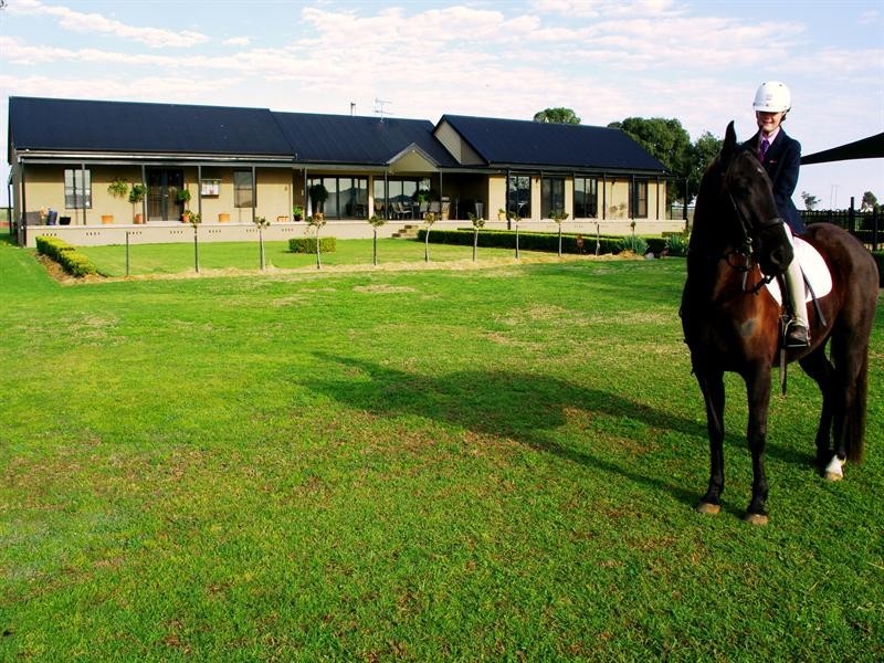 236 Gunnedah Road, Tamworth NSW 2340