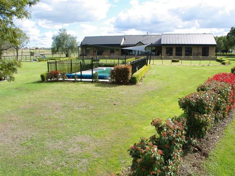 236 Gunnedah Road, Tamworth NSW 2340