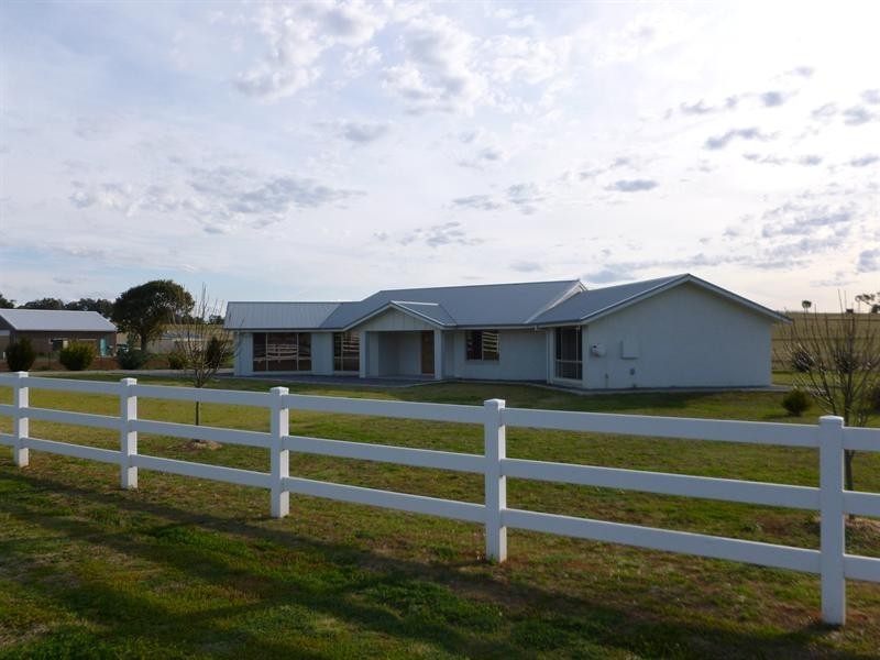 17 Sequoia Drive, Moore Creek NSW 2340