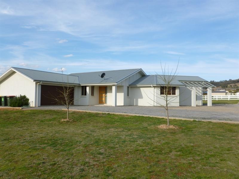 17 Sequoia Drive, Moore Creek NSW 2340