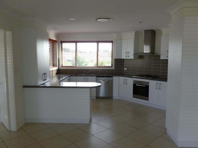 17 Sequoia Drive, Moore Creek NSW 2340