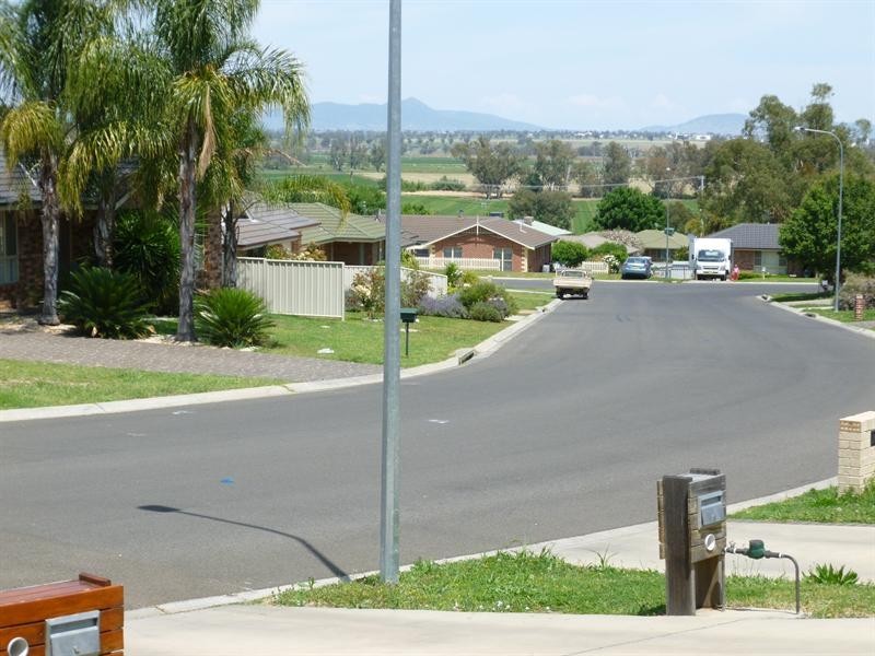 1/11 Fishermans Place, Tamworth NSW 2340