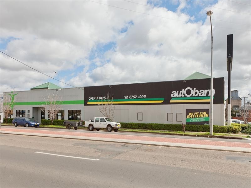 1 & 2/143 Bridge Street, Tamworth NSW 2340