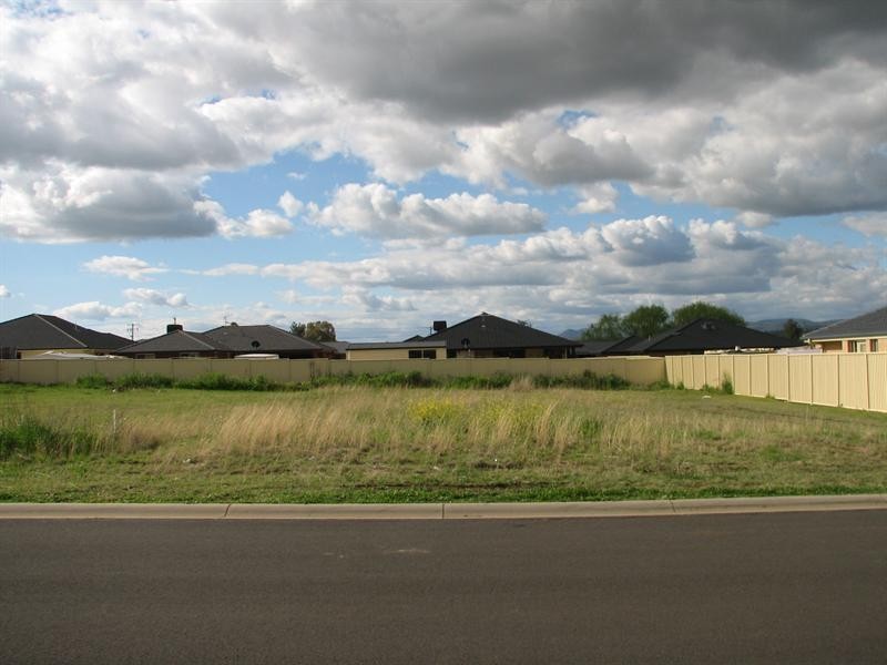 9 Cunningham Street, Westdale NSW 2340