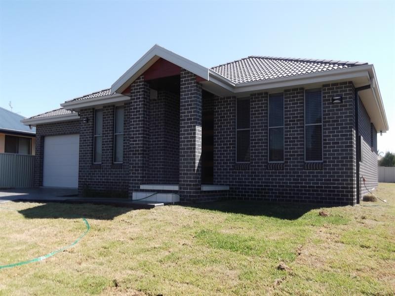 25 Kalinda Place, Tamworth NSW 2340