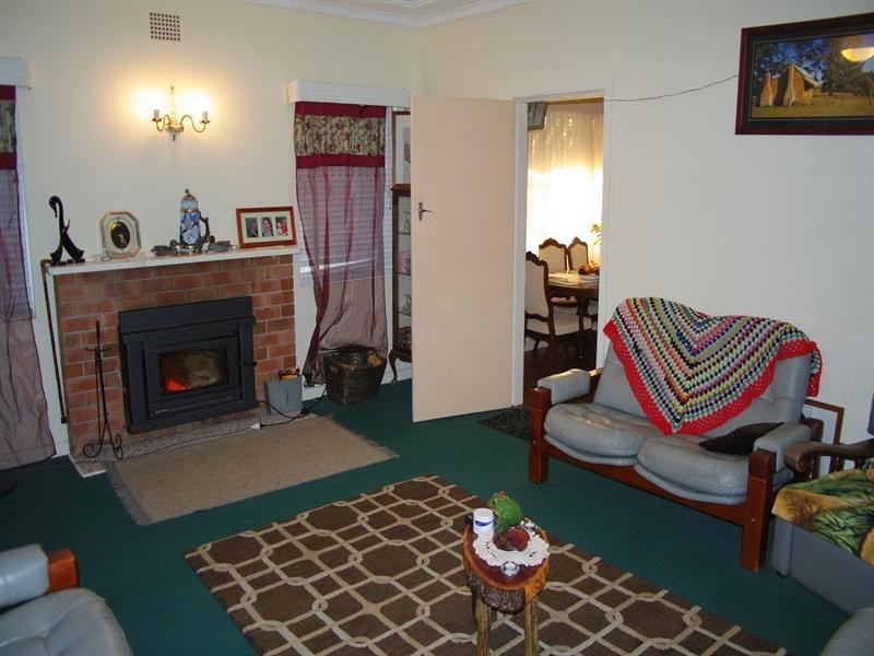 9 Degance Street, Tamworth NSW 2340