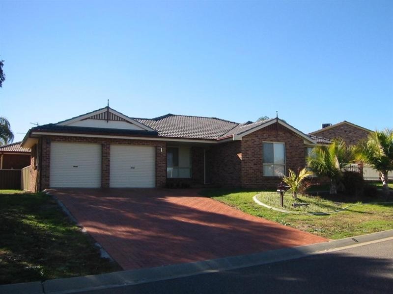 1 Noonga Crescent, Tamworth NSW 2340