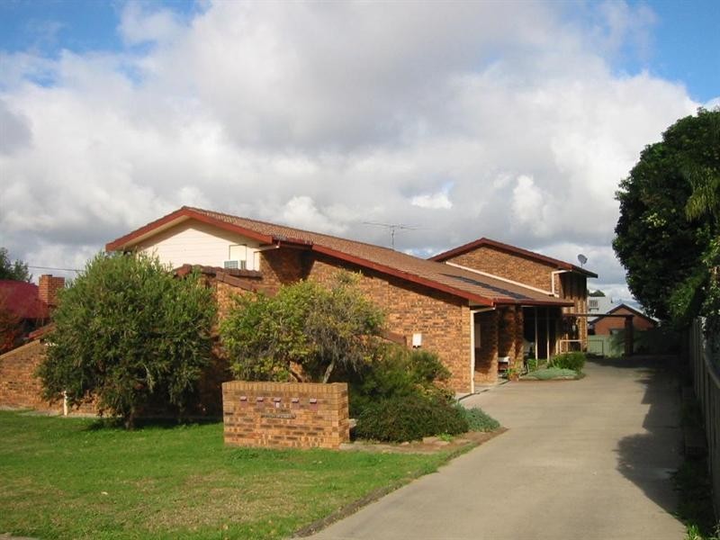 2/1 Dowell Avenue, Tamworth NSW 2340