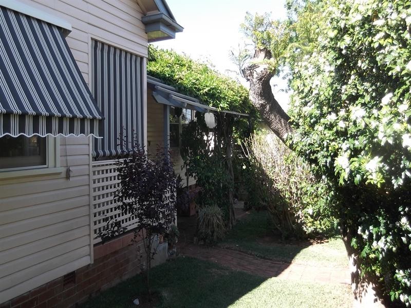 11 Russell Street, Tamworth NSW 2340