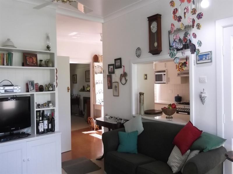 11 Russell Street, Tamworth NSW 2340