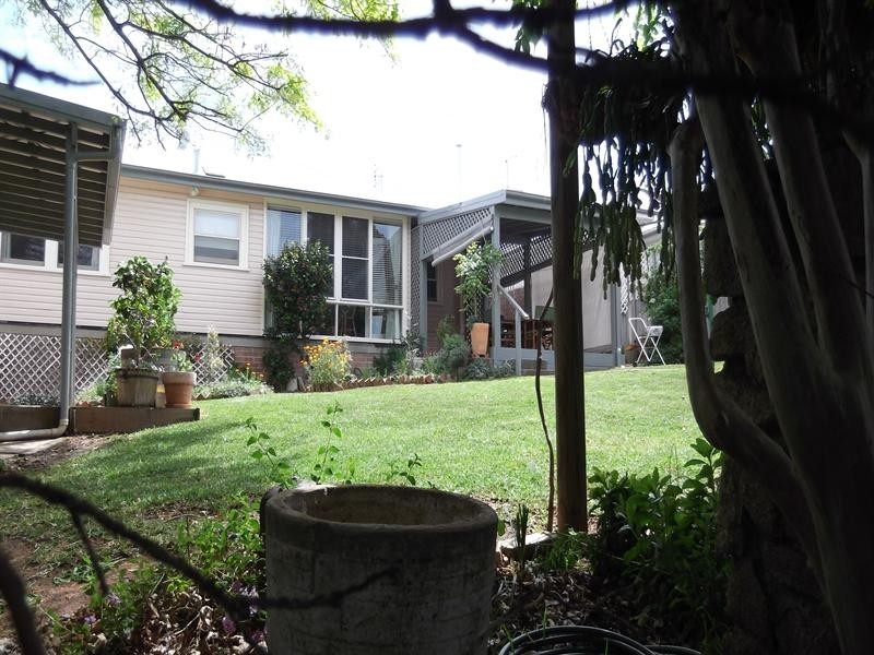 11 Russell Street, Tamworth NSW 2340