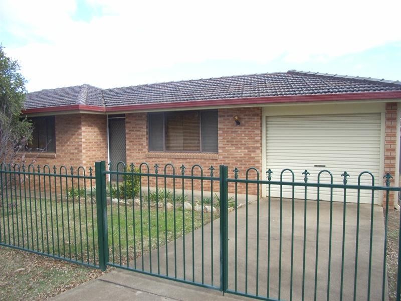 1/27 Bligh Street, Tamworth NSW 2340