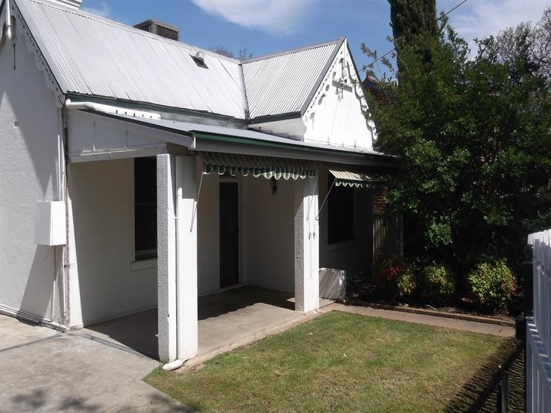 61 Carthage Street, Tamworth NSW 2340