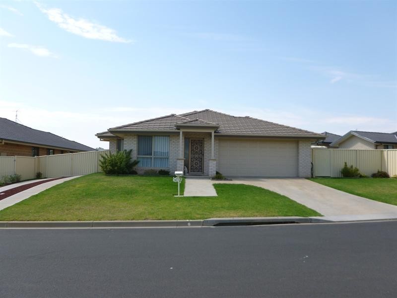 16 Falcon Drive, Calala NSW 2340