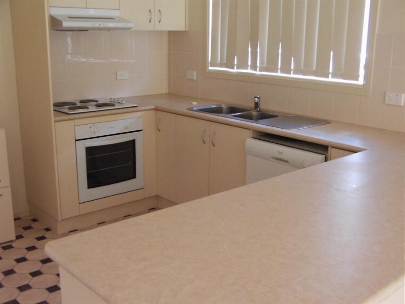 2/7 James Place, Tamworth NSW 2340