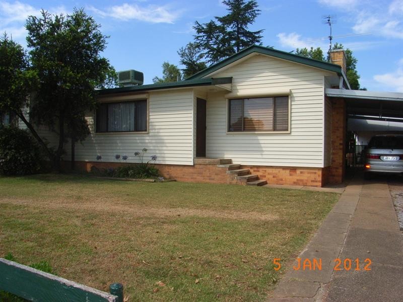 4 Croydon Avenue, Tamworth NSW 2340