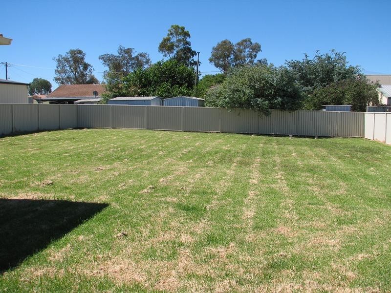 15 Banks Street, Westdale NSW 2340