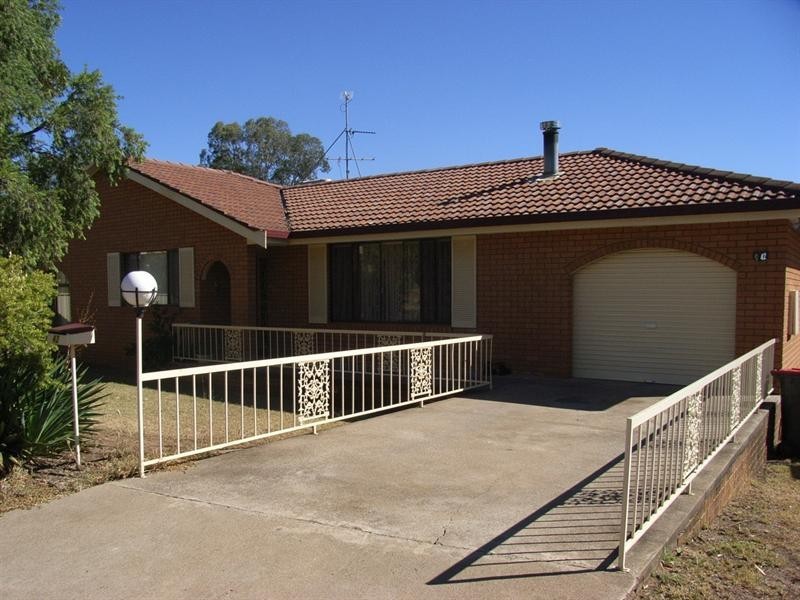 42 Jill Street, Tamworth NSW 2340