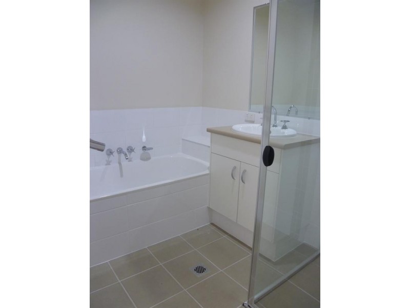 2/9 Mawson Close, Westdale NSW 2340