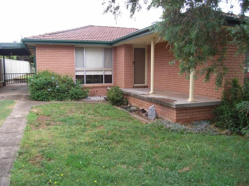 77 Harrier Parade, Tamworth NSW 2340