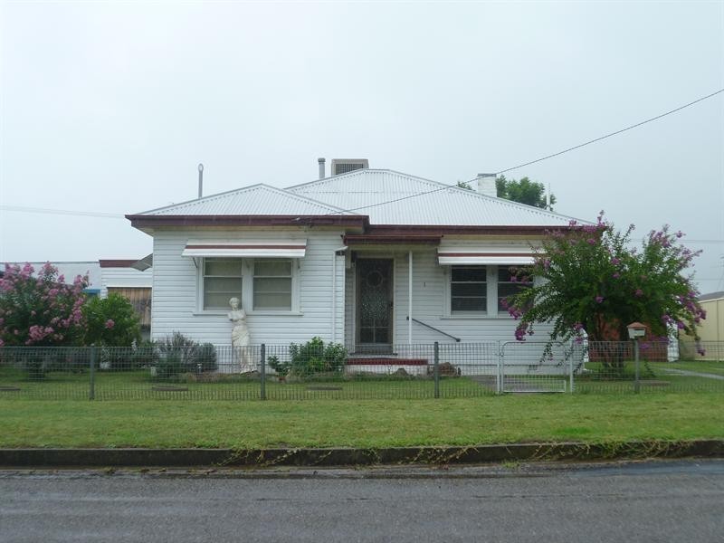 1 Cambridge Street, Tamworth NSW 2340