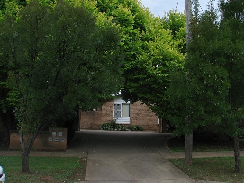 2/98 Carthage Street, Tamworth NSW 2340
