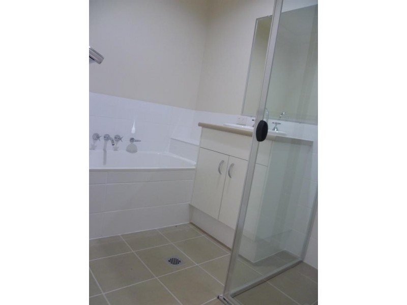 2/9 Mawson Close, Westdale NSW 2340