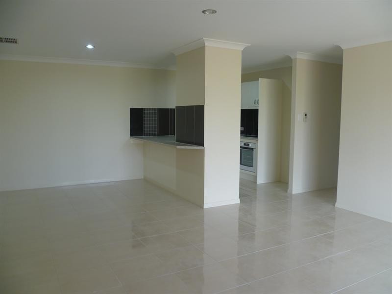 2/9 Mawson Close, Westdale NSW 2340