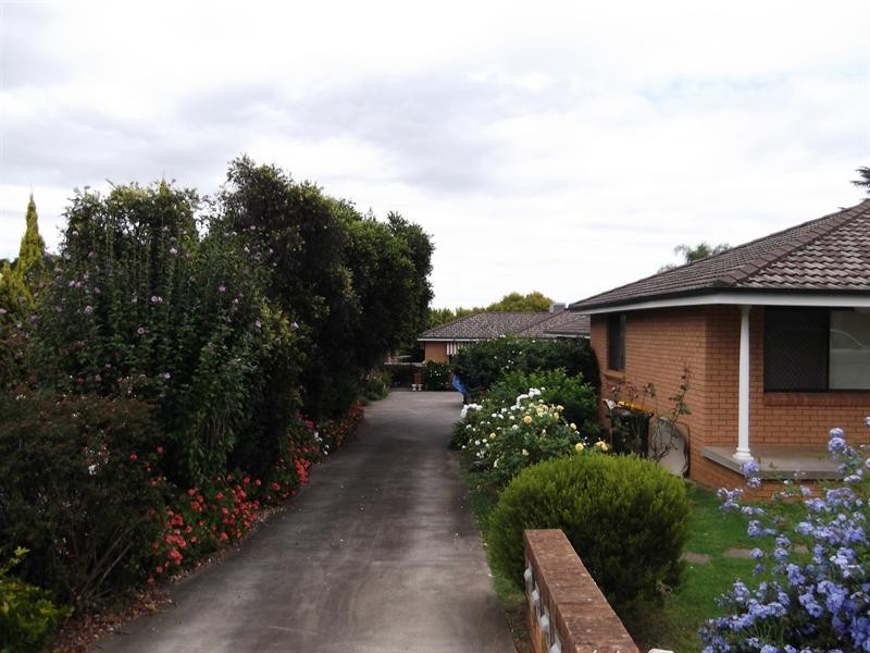 2/51 Rawson Avenue, Tamworth NSW 2340
