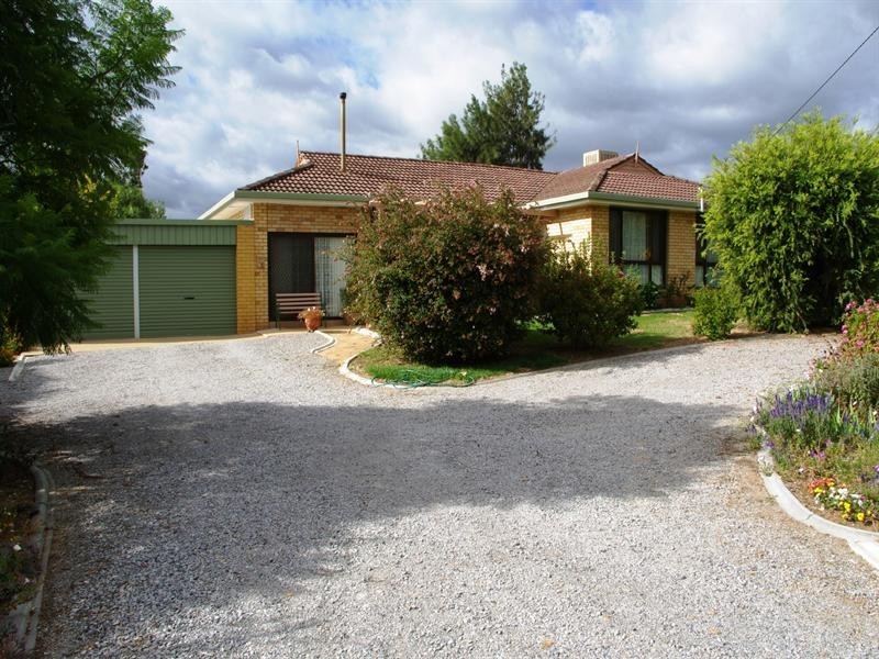 13A Warwick Road, Tamworth NSW 2340