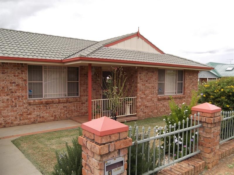 1 Gunn Place, Tamworth NSW 2340