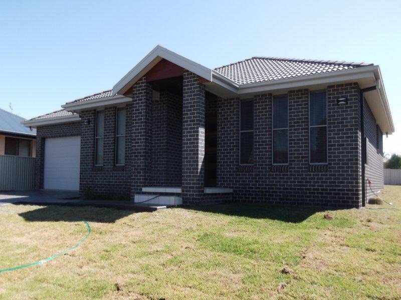 25 Kalinda Place, Tamworth NSW 2340