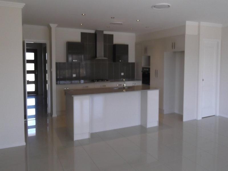 25 Kalinda Place, Tamworth NSW 2340