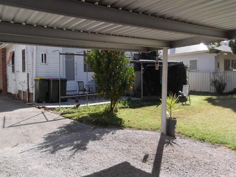 1 and 2/4 Alice Street, Tamworth NSW 2340