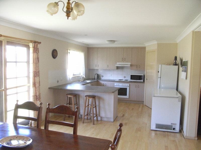 12 Duncan Street, Woolomin NSW 2340