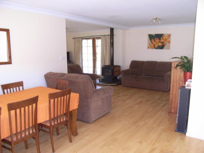 14 Duncan Street, Woolomin NSW 2340