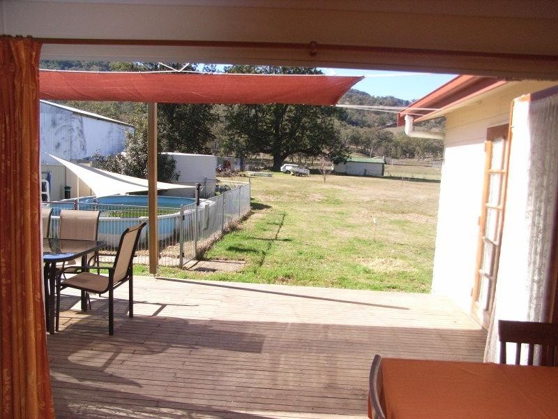 14 Duncan Street, Woolomin NSW 2340