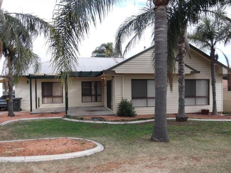 13 Parry Street, Tamworth NSW 2340